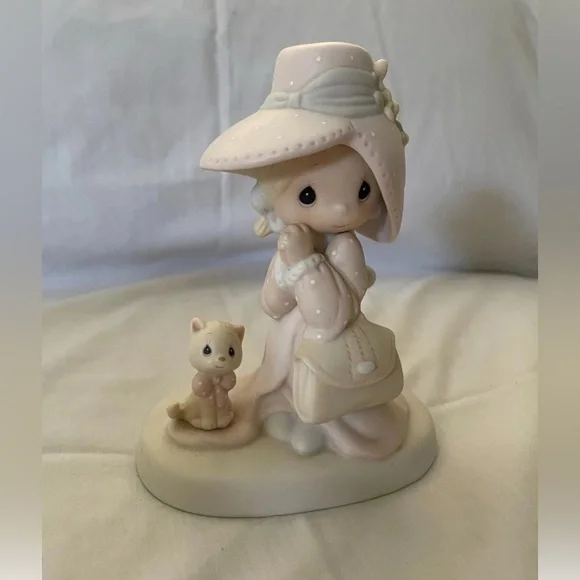 Precious Moments 1983 "To a Very Special Mom" figurine! - Picture 1 of 1